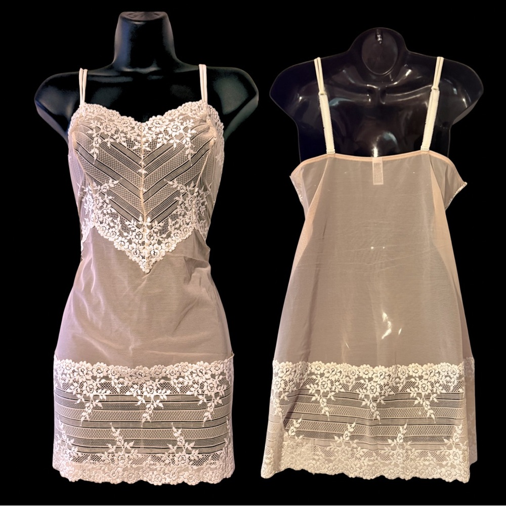 Wacoal Cream Lace Women's Intimate Sheer Slip